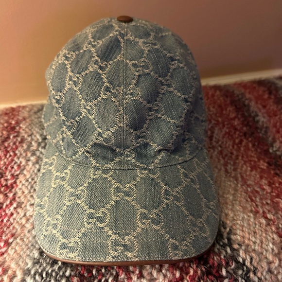 Women’s Gucci hat